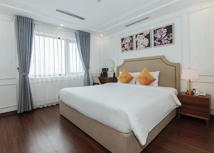 Jade Hotel