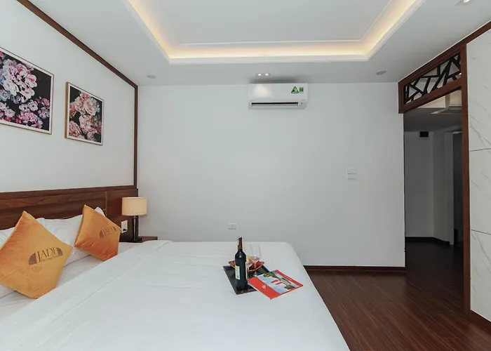 Jade Khách sạn